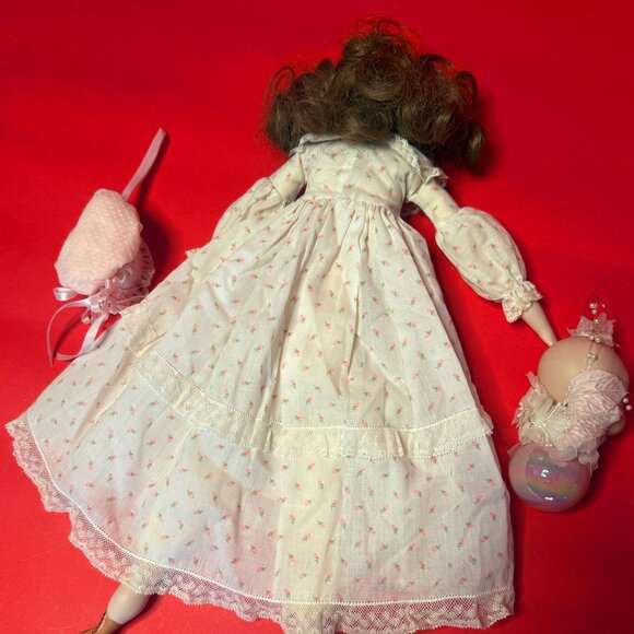 Vintage Porcelain Doll Trio Gift  – 1970s–1990s Collector’s Set – Halloween - Picture 5 of 12